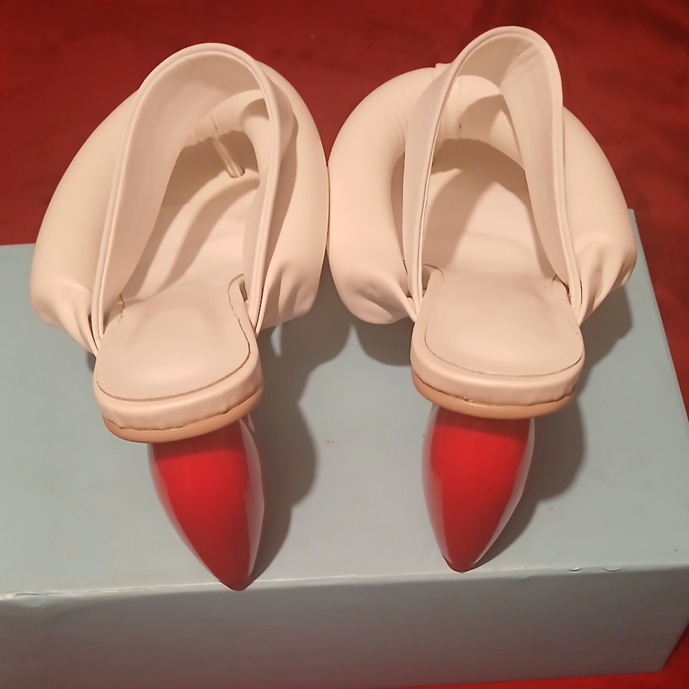 Elegant Design heart shaped heel leather buckle party sandles sz. 8.5 - Picture 6 of 12